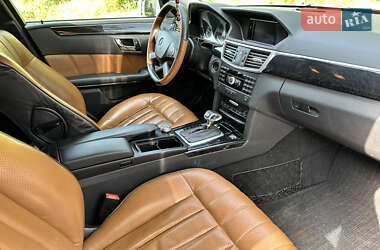 Седан Mercedes-Benz E-Class 2011 в 