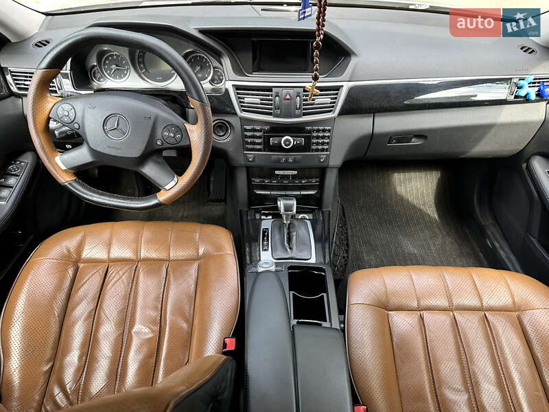 Седан Mercedes-Benz E-Class 2011 в Одессе