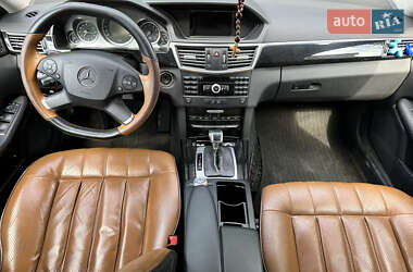 Седан Mercedes-Benz E-Class 2011 в 