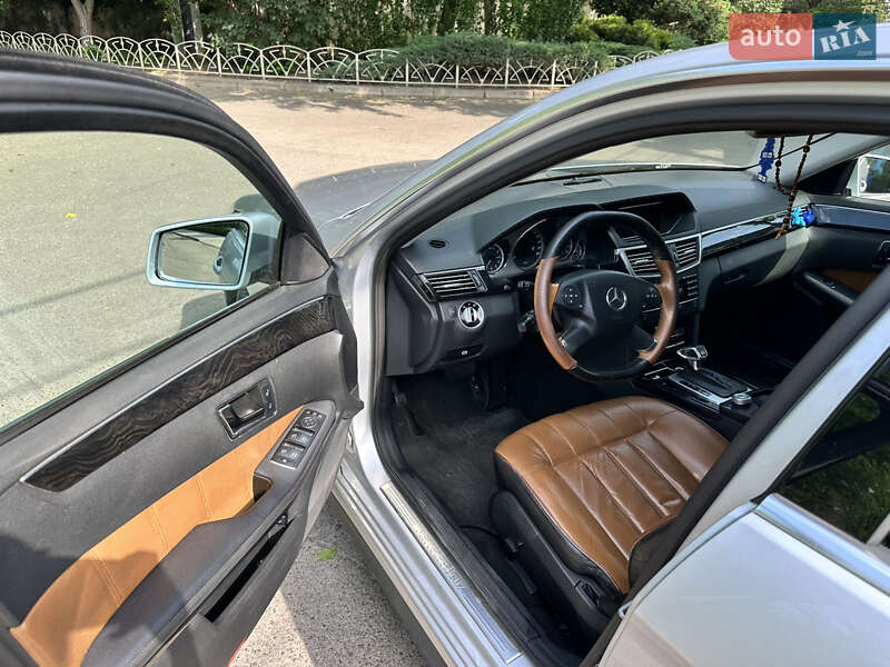 Седан Mercedes-Benz E-Class 2011 в Одессе