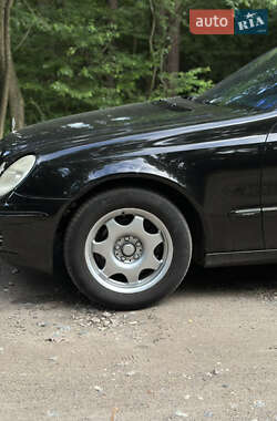 Седан Mercedes-Benz E-Class 2002 в 