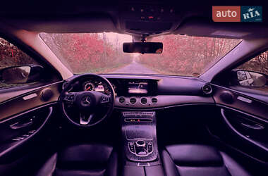 Седан Mercedes-Benz E-Class 2016 в 
