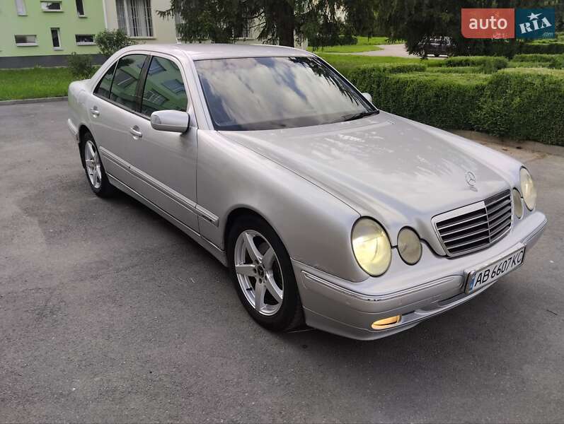 Седан Mercedes-Benz E-Class 2002 в Тульчине