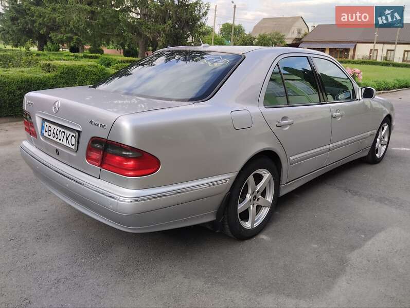 Седан Mercedes-Benz E-Class 2002 в Тульчине