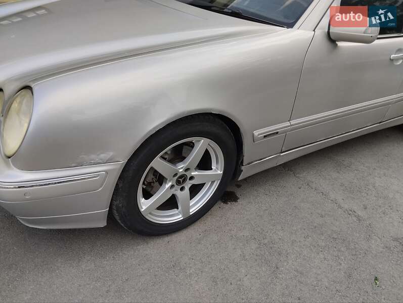 Седан Mercedes-Benz E-Class 2002 в Тульчине