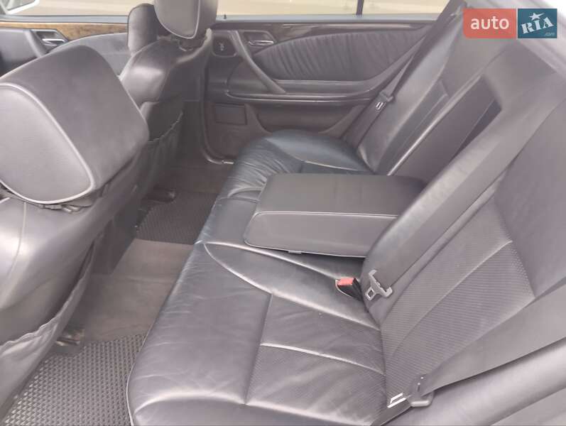Седан Mercedes-Benz E-Class 2002 в Тульчине