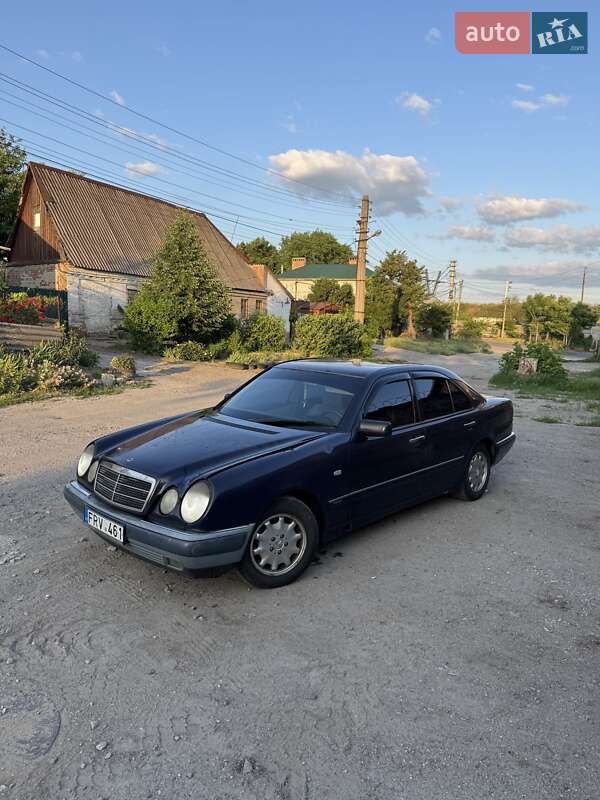 Mercedes-Benz E-Class 1999