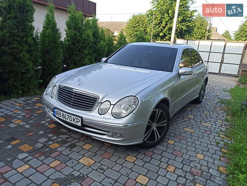 Седан Mercedes-Benz E-Class 2004 в Гайсину