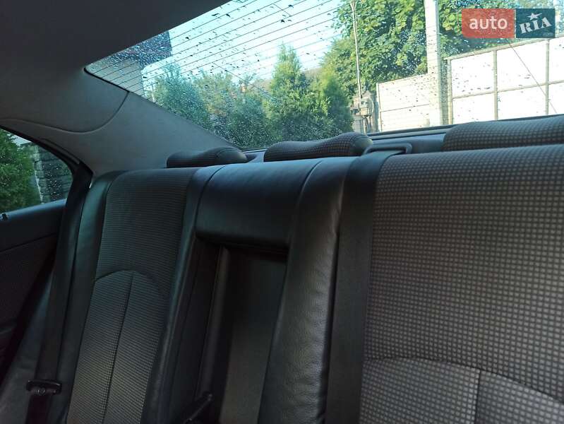 Седан Mercedes-Benz E-Class 2004 в Гайсину