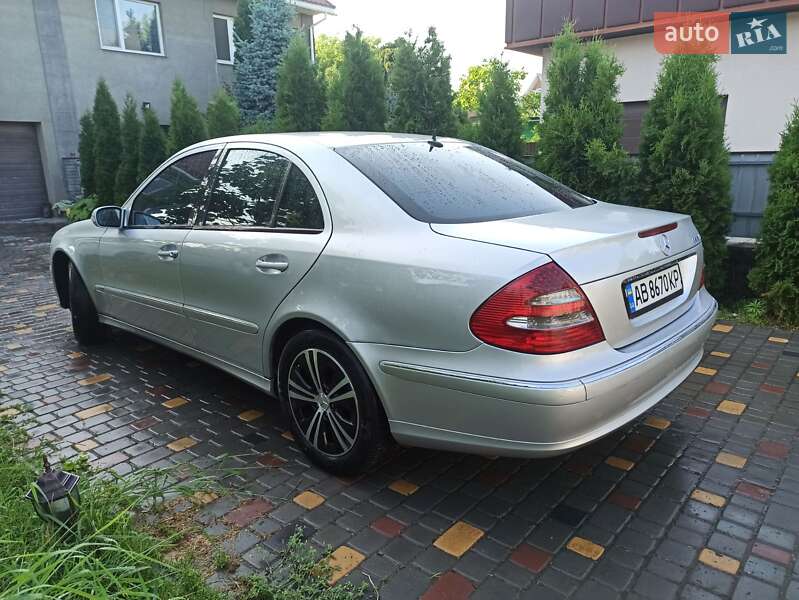 Седан Mercedes-Benz E-Class 2004 в Гайсину