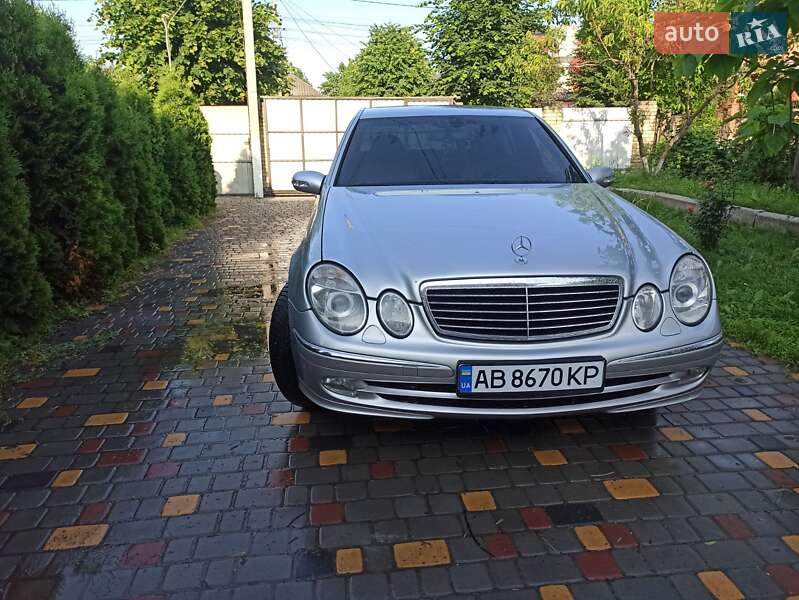 Седан Mercedes-Benz E-Class 2004 в Гайсину