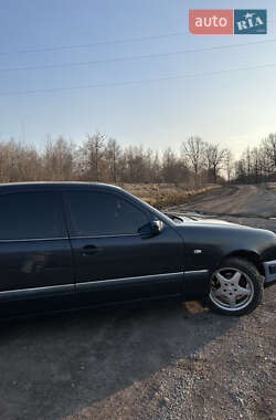 Седан Mercedes-Benz E-Class 1997 в 