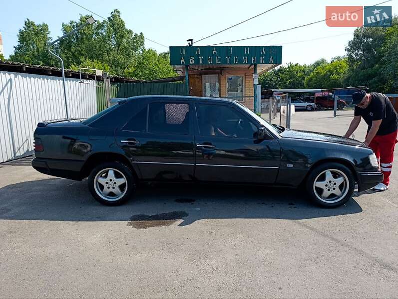 Седан Mercedes-Benz E-Class 1988 в Белой Церкви