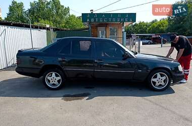 Седан Mercedes-Benz E-Class 1988 в 