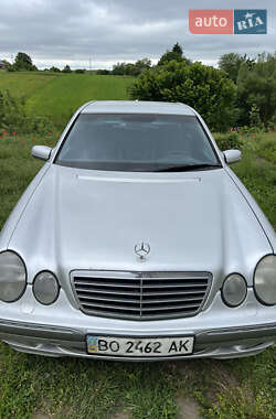 Седан Mercedes-Benz E-Class 2001 в Золочеві