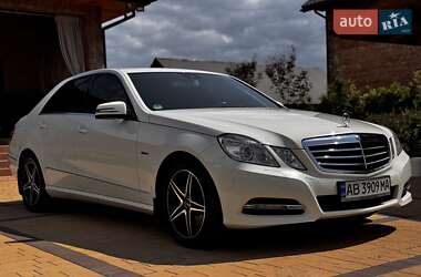 Седан Mercedes-Benz E-Class 2011 в Вінниці