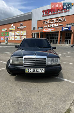 Седан Mercedes-Benz E-Class 1989 в Киеве