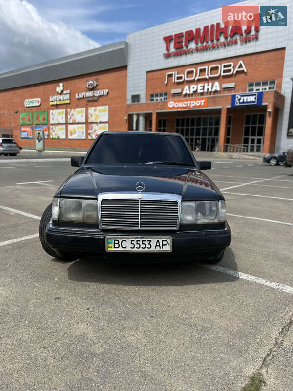 Mercedes-Benz E-Class 1989