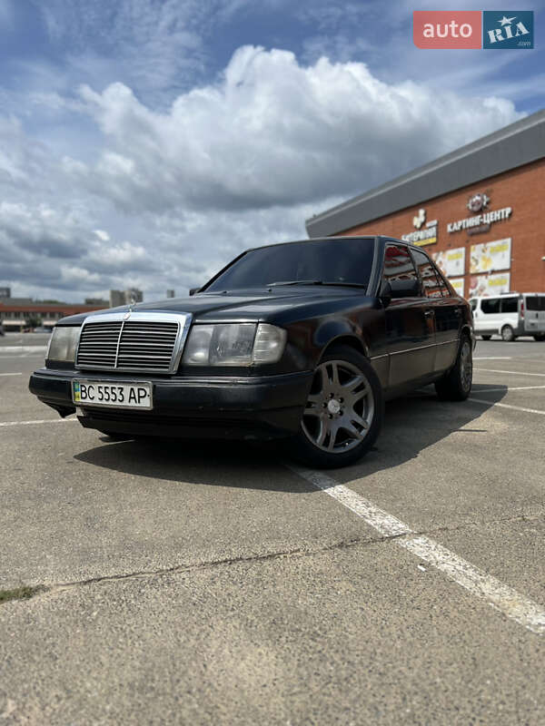 Седан Mercedes-Benz E-Class 1989 в Зарічному