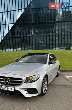 Седан Mercedes-Benz E-Class 2017 в 