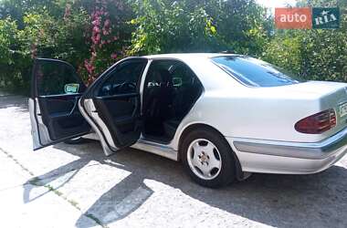 Седан Mercedes-Benz E-Class 2000 в Івано-Франківську