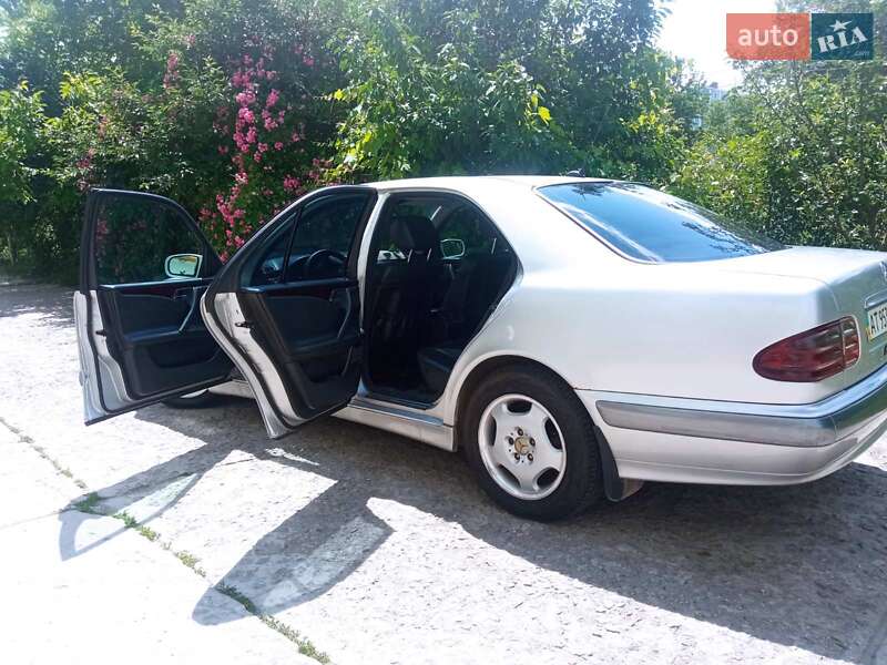 Mercedes-Benz E-Class 2000