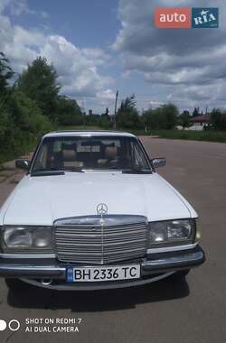 Седан Mercedes-Benz E-Class 1982 в Житомирі
