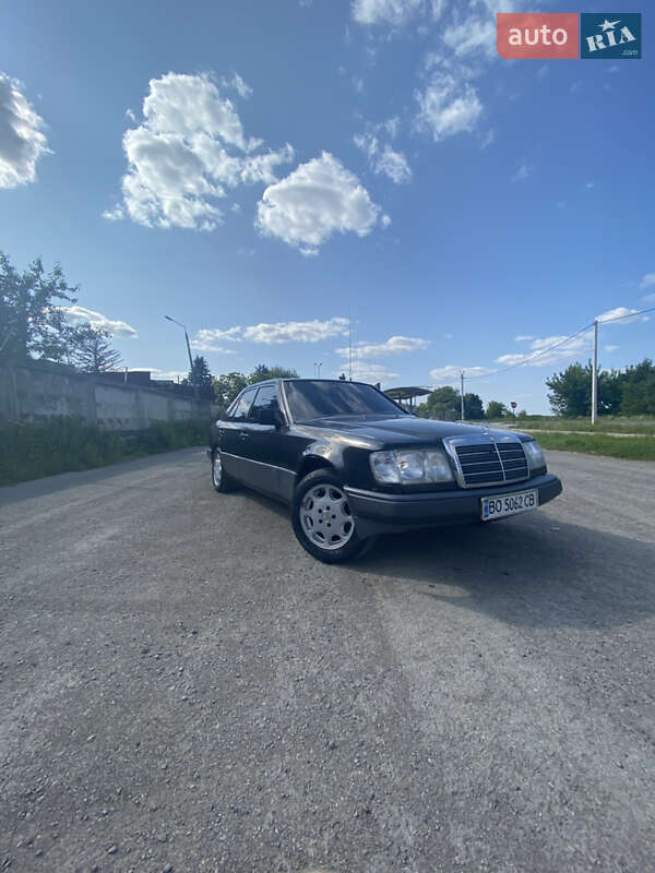 Седан Mercedes-Benz E-Class 1993 в Тернополе