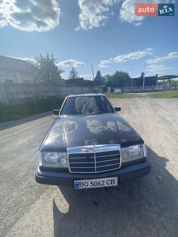 Седан Mercedes-Benz E-Class 1993 в Тернополе