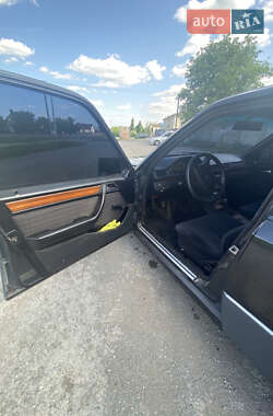 Седан Mercedes-Benz E-Class 1993 в 