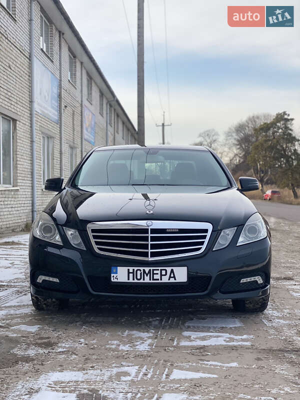Седан Mercedes-Benz E-Class 2009 в Новояворовске