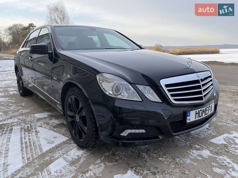 Седан Mercedes-Benz E-Class 2009 в Новояворовске