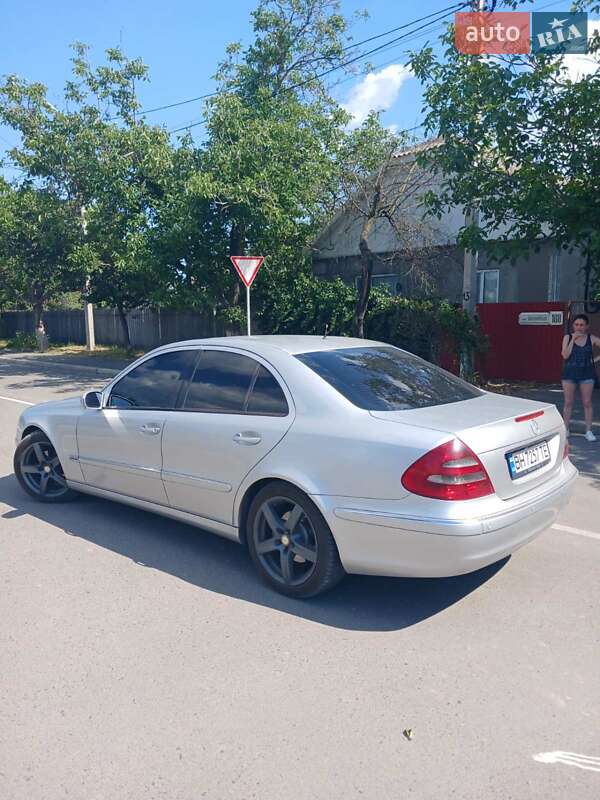 Седан Mercedes-Benz E-Class 2002 в Ізмаїлі