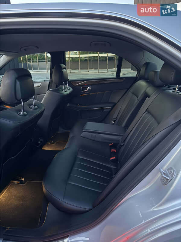 Седан Mercedes-Benz E-Class 2010 в Дунаевцах