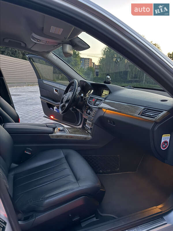 Седан Mercedes-Benz E-Class 2010 в Дунаевцах