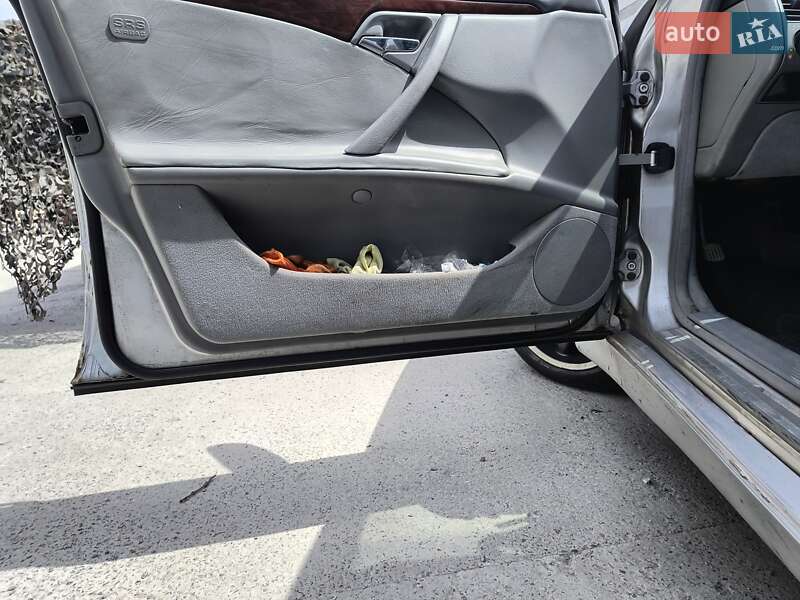 Седан Mercedes-Benz E-Class 1999 в Днепре