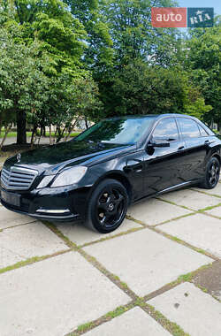 Седан Mercedes-Benz E-Class 2012 в Харькове