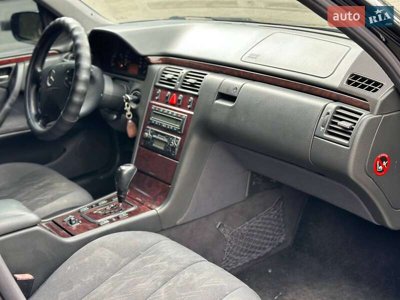 Седан Mercedes-Benz E-Class 2002 в Ірпені фото 10 Седан Mercedes-Benz E-Class 2002 в Ірпені