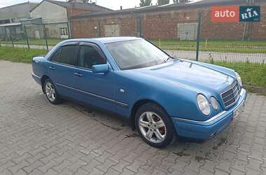 Седан Mercedes-Benz E-Class 1999 в 