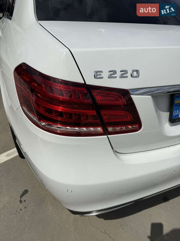 Седан Mercedes-Benz E-Class 2013 в Івано-Франківську