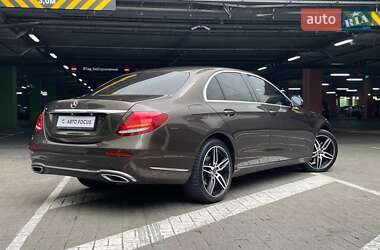 Седан Mercedes-Benz E-Class 2017 в 
