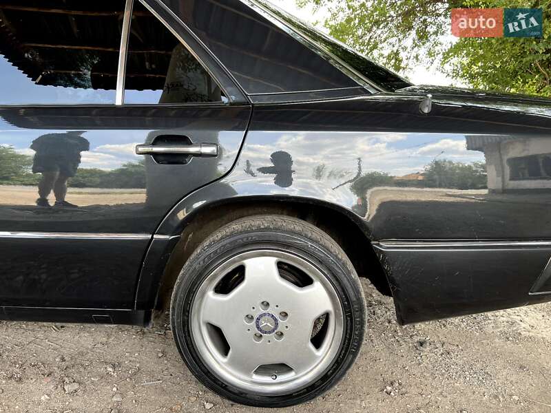 Седан Mercedes-Benz E-Class 1992 в Києві