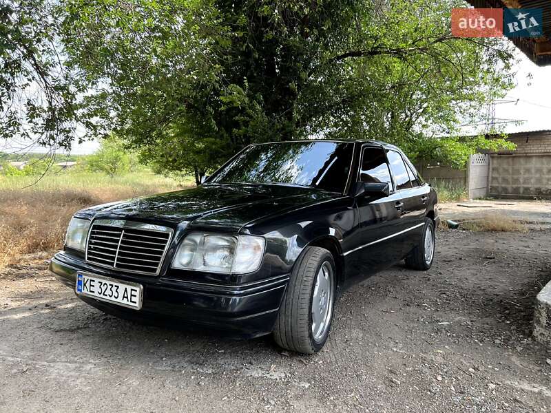 Седан Mercedes-Benz E-Class 1992 в Києві