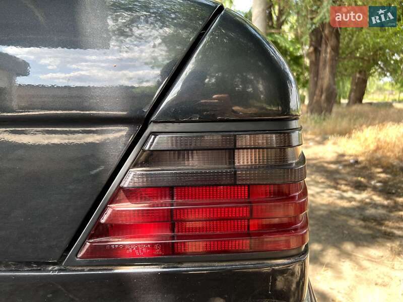 Седан Mercedes-Benz E-Class 1992 в Києві