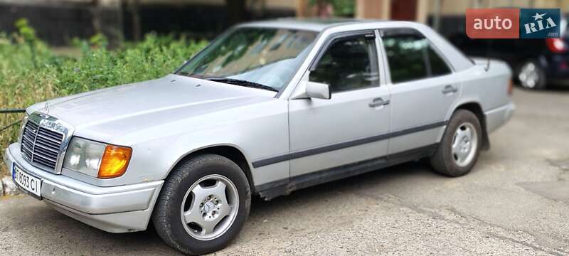 Седан Mercedes-Benz E-Class 1989 в Теплодаре