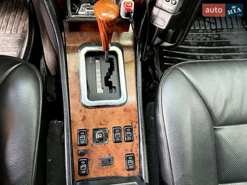 Седан Mercedes-Benz E-Class 1992 в Києві