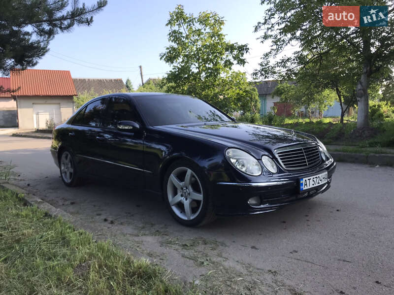 Седан Mercedes-Benz E-Class 2002 в 