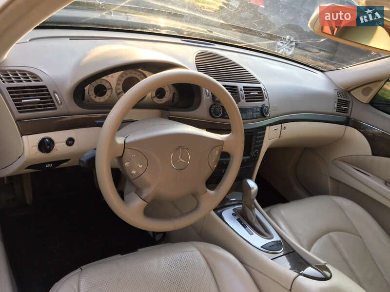 Седан Mercedes-Benz E-Class 2002 в Калуше