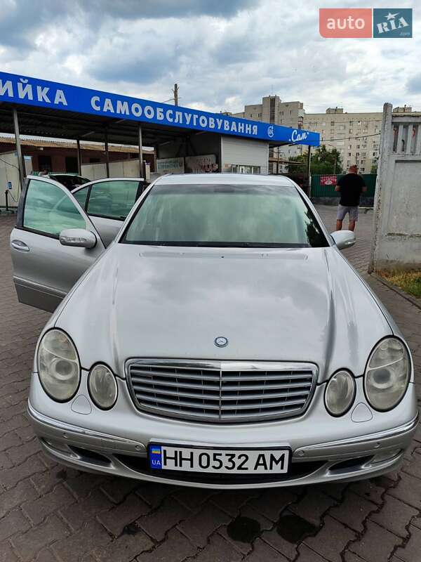 Mercedes-Benz E-Class 2003