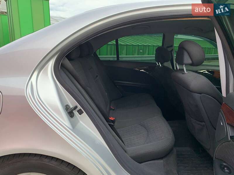 Седан Mercedes-Benz E-Class 2002 в Киеве